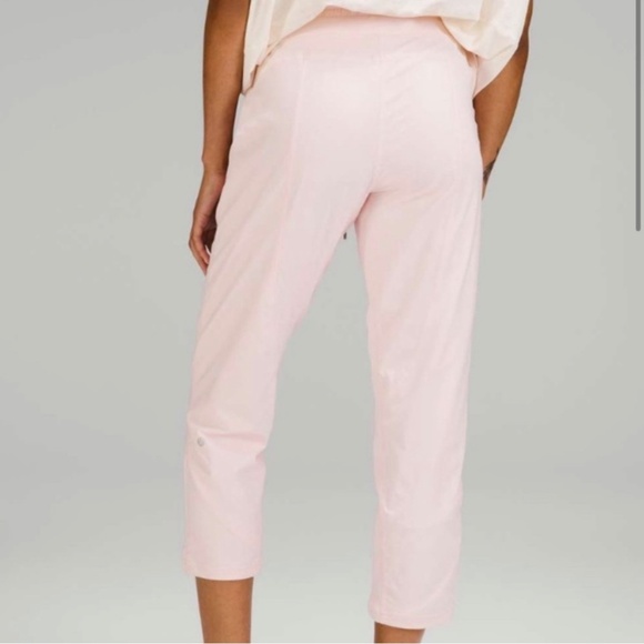 Lululemon Dance Studio Crop Lined Strawberry Milkshake - Picture 2 of 6